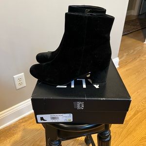 Naturalizer Black Velvet ankle boots